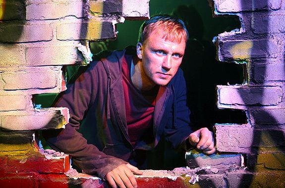 Missing girls, extraordinary freelancers and old crushes